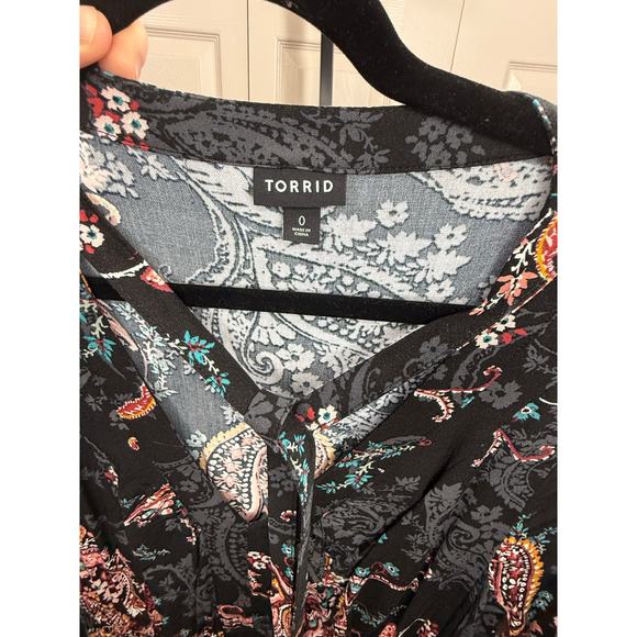 Torrid Sz 0 (12) Paisley Black/Red Long Sleeved V Neck Fit and Flare Dress - Picture 3 of 10